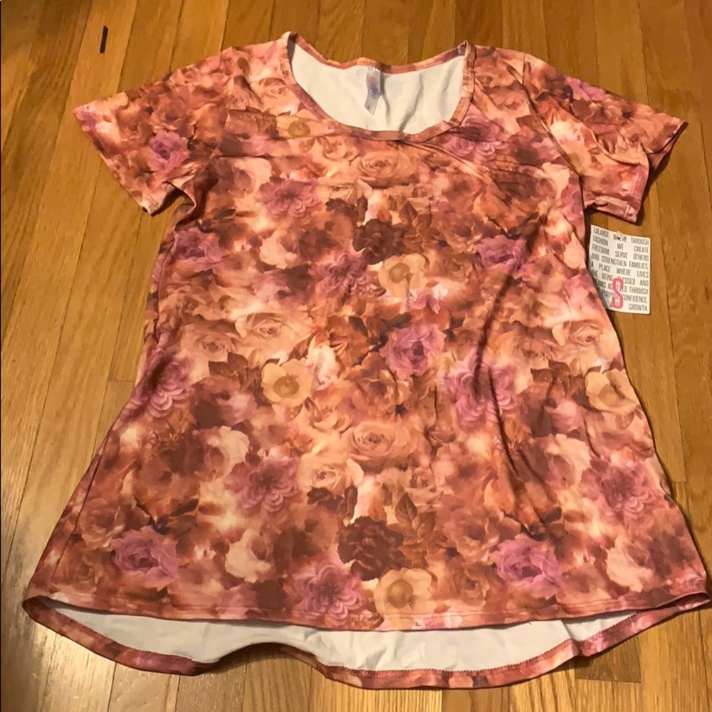 Lularoe Small Classic Tee